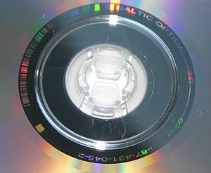 Aptiko įtartinų CD ir DVD plokštelių