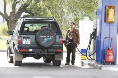 Benzino ir dyzelino kainos nukrito nežymiai