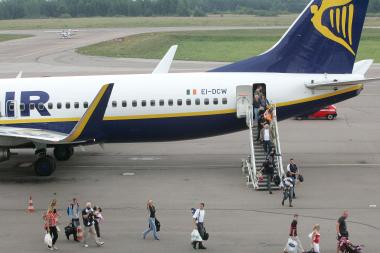 „Ryanair“ į Londoną skraidins dažniau 