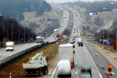 Kleboniškio tiltu rieda automobiliai