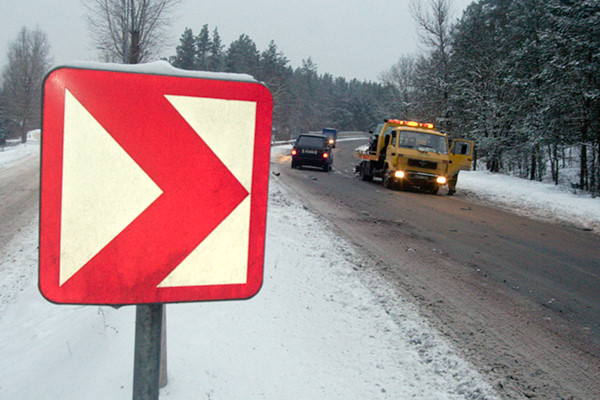Vilniaus pakraštyje per avariją nukentėjo du žmonės