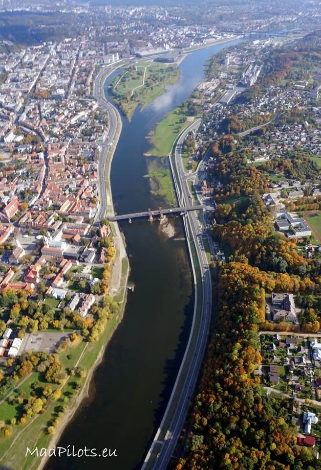 Iš aukštybių: rudens išpuošto Kauno vaizdai užima kvapą