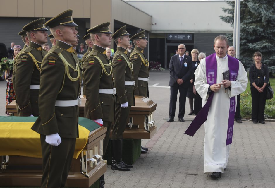 Į Lietuvą perlaidojimui atgabenti M. Biržiškos palaikai