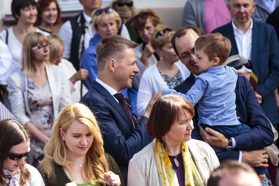 Valstybės dieną iškilmingai pakeltos vėliavos