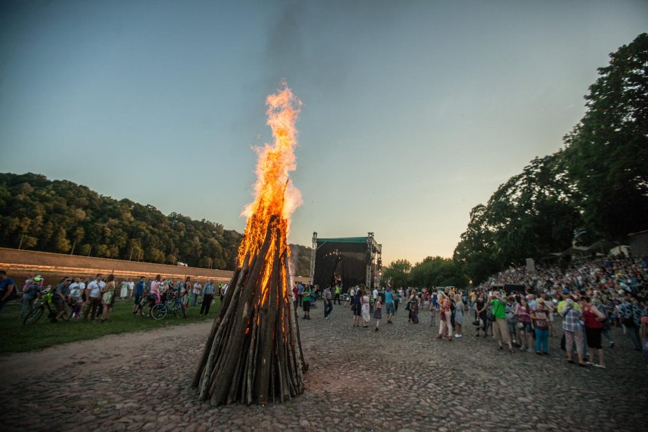 Laužus įdegti Kaune patikėta Jonams ir Janinoms