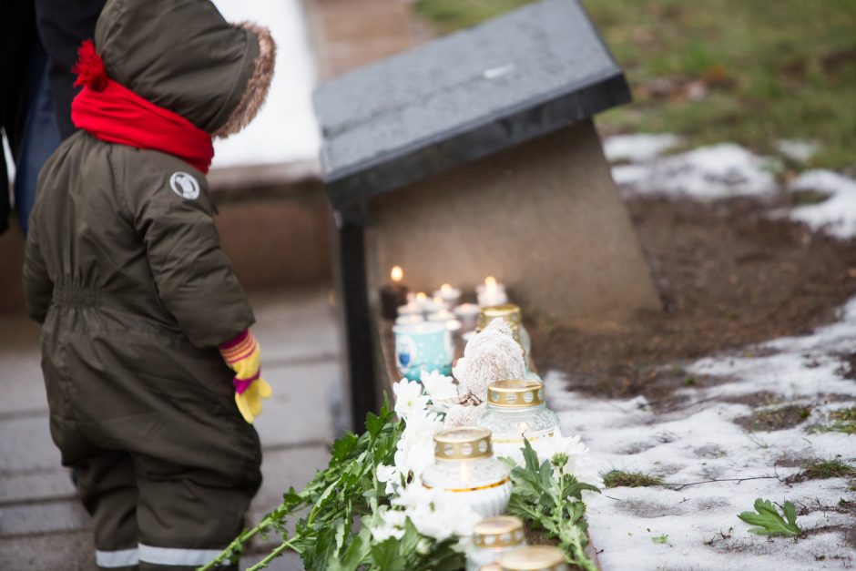 Kauniečiai liūdėjo ir piktinosi dėl Kėdainiuose užmušto vaiko