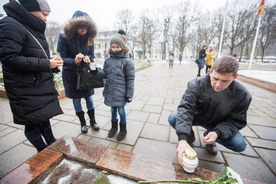 Kauniečiai liūdėjo ir piktinosi dėl Kėdainiuose užmušto vaiko