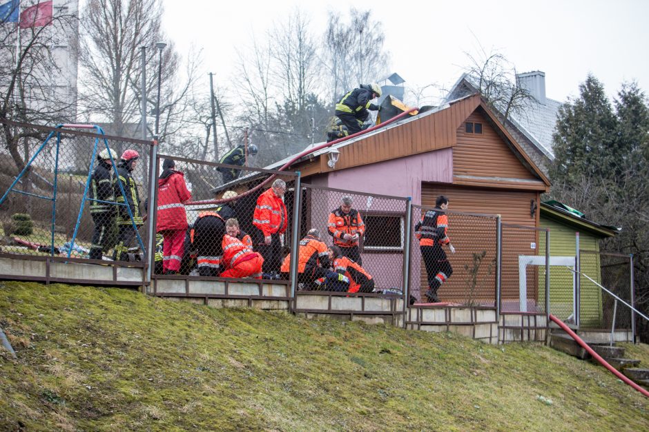 Gaisre žuvusių mažylių byla: teisiama jų motina pripažino savo kaltę