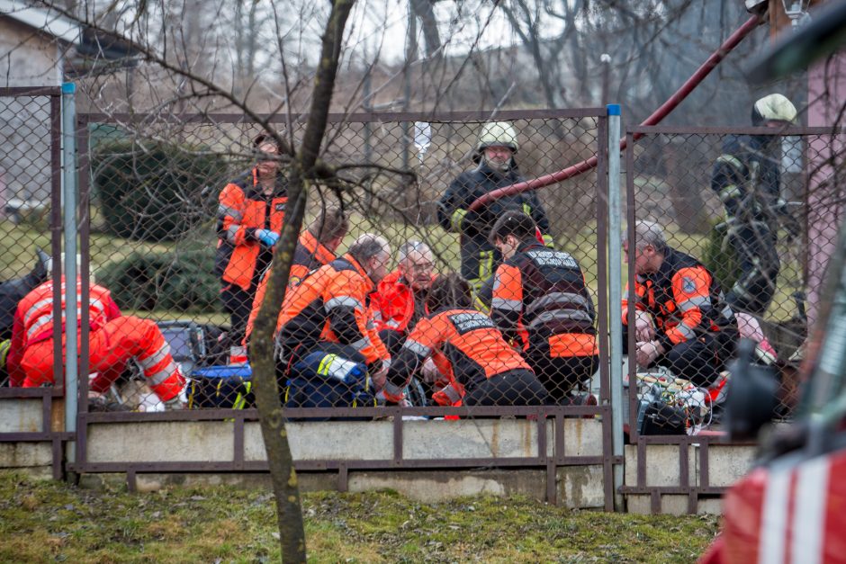 Gaisre žuvusių mažylių byla: teisiama jų motina pripažino savo kaltę