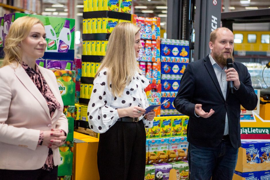 Centai virsta tūkstančiais: į „Lidl“ taromatus – paremti vaikų dienos centrus