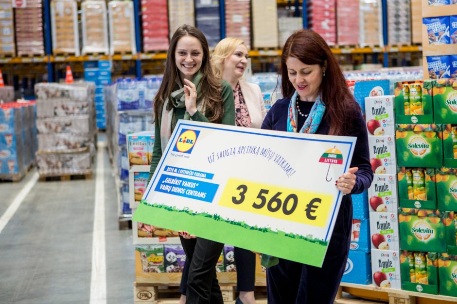 Centai virsta tūkstančiais: į „Lidl“ taromatus – paremti vaikų dienos centrus