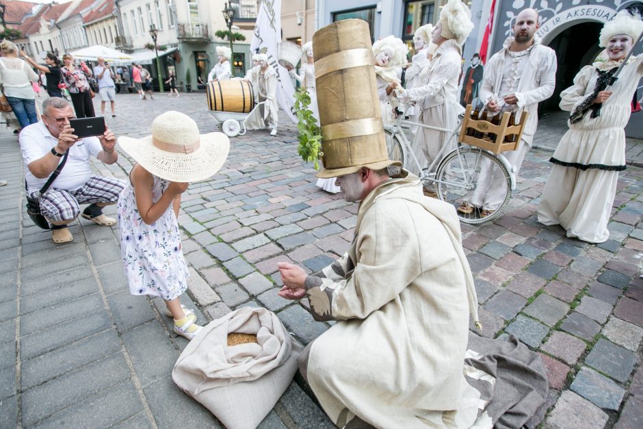 „Volfas Engelman“ Aludarių dienos šventėje netrūko ir gero alaus, ir skambios muzikos