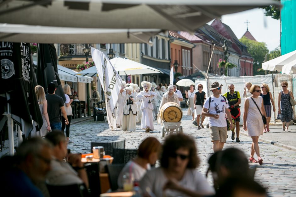 „Volfas Engelman“ Aludarių dienos šventėje netrūko ir gero alaus, ir skambios muzikos