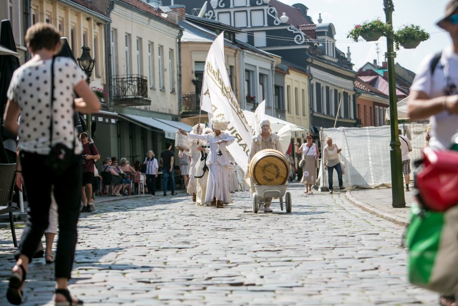 „Volfas Engelman“ Aludarių dienos šventėje netrūko ir gero alaus, ir skambios muzikos