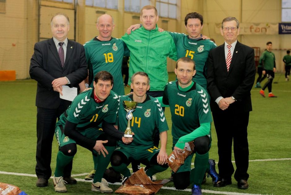 Vasario 16-osios senjorų futbolo turnyre – Kauno komandų dviguba šventė