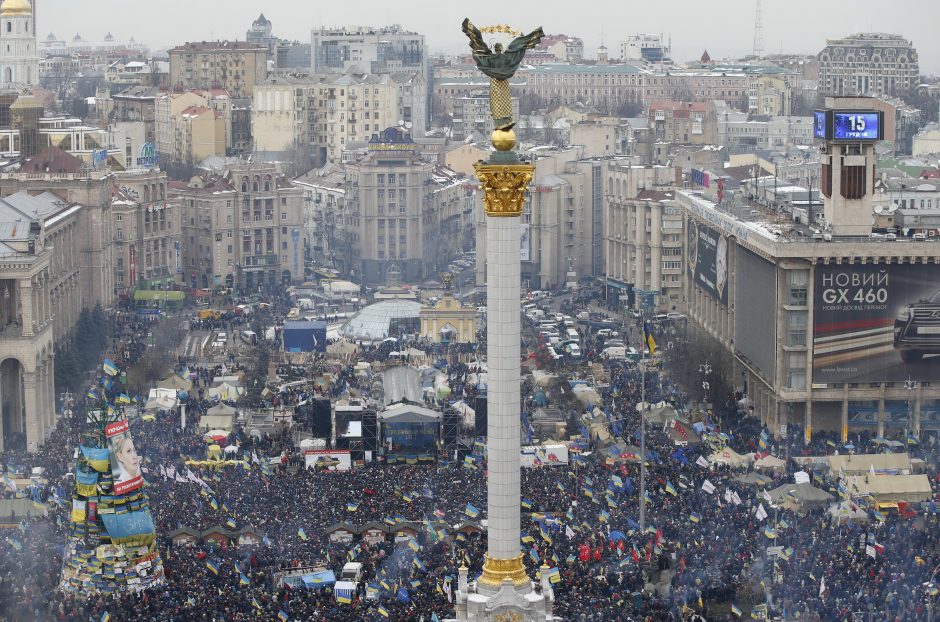 Į proeuropietišką mitingą Ukrainoje susirinko 200 tūkst. žmonių