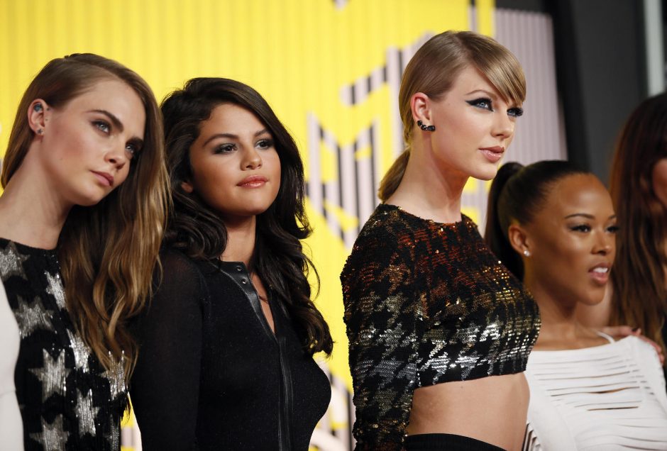 Dainininkė T. Swift tapo MTV apdovanojimų karaliene