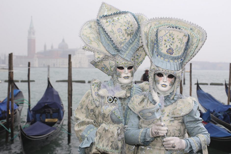 Venecijos karnavalas prasidėjo „angelo skrydžiu“