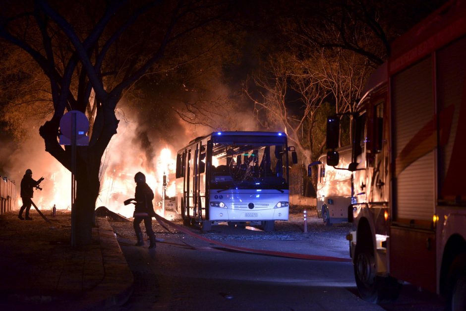 Per sprogimą Ankaroje žuvo bent 28 žmonės, per 60 sužeista