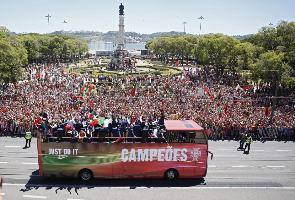 Tūkstančiai portugalų pasitiko „Euro 2016“ čempionus