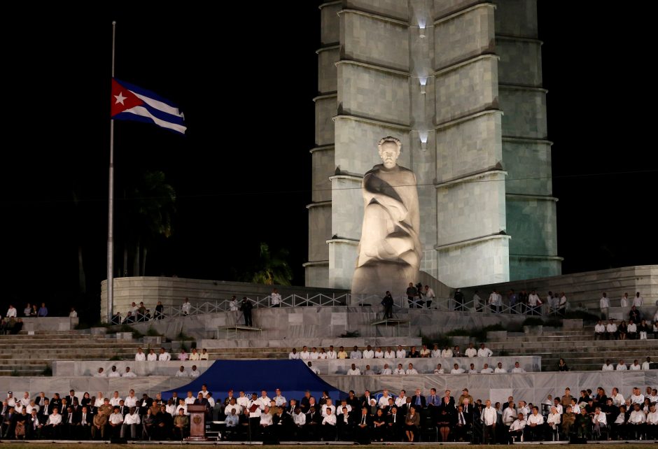 F. Castro po mirties pakartos 1959 metų revoliucijos pergalės žygį