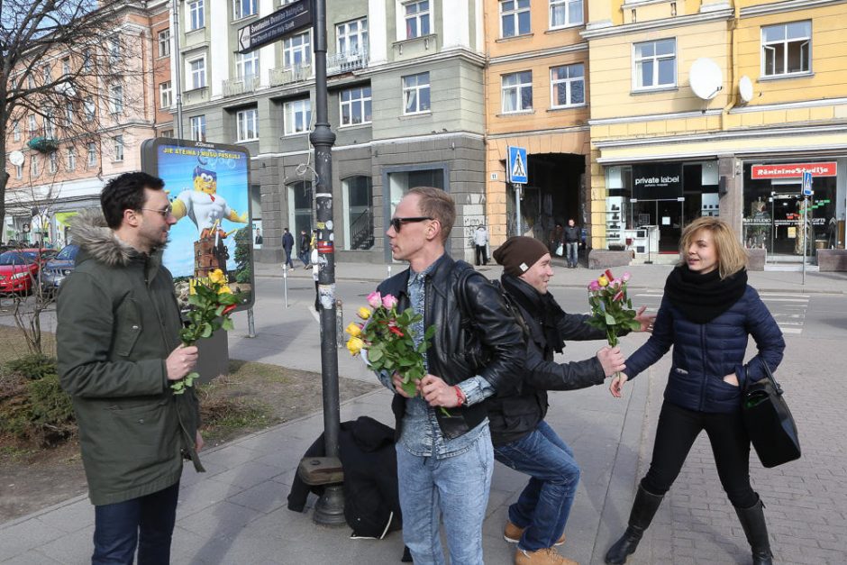 Moterims Vilniaus senamiestyje – „Domino“ teatro aktorių pasala