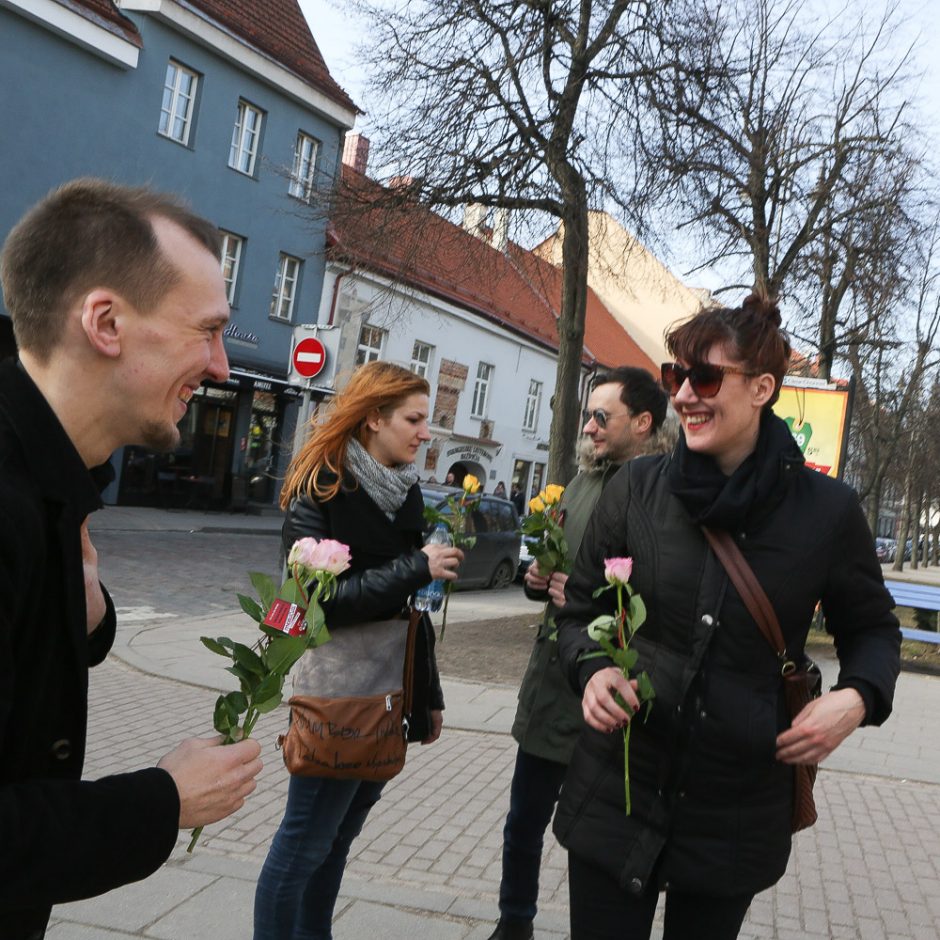 Moterims Vilniaus senamiestyje – „Domino“ teatro aktorių pasala