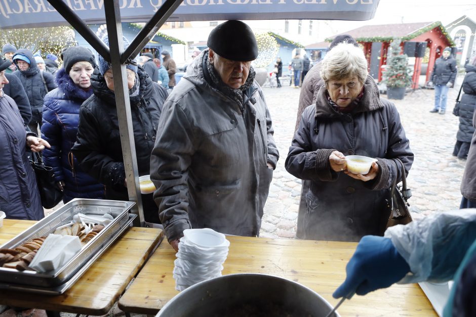 Žvejų ir jūrininkų vaišių neliko per valandą