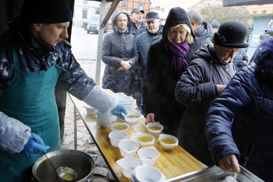 Žvejų ir jūrininkų vaišių neliko per valandą