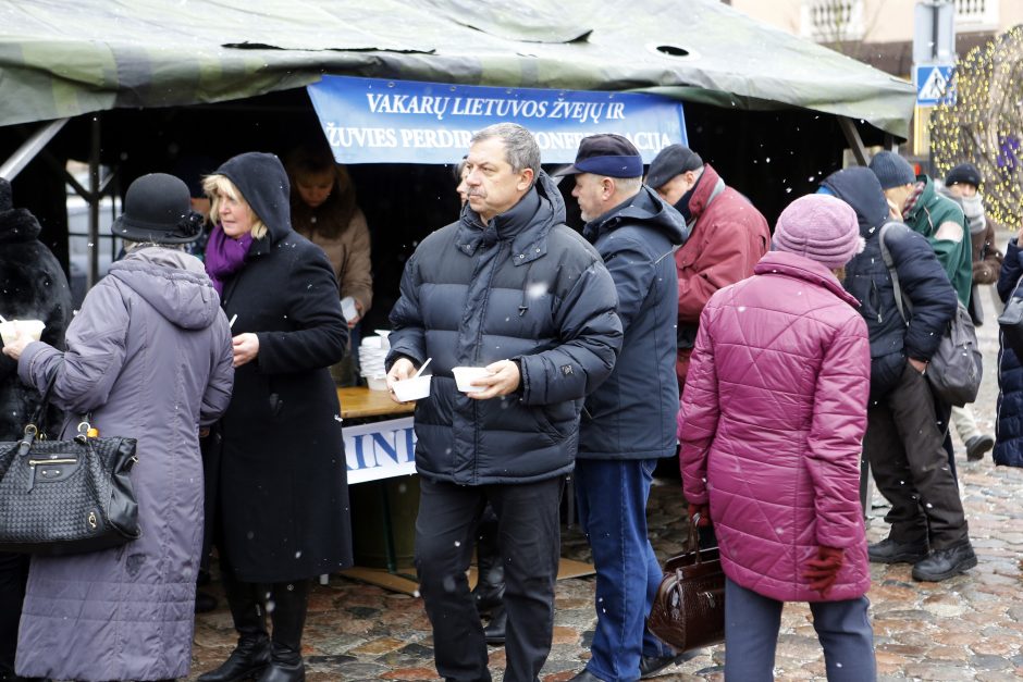 Žvejų ir jūrininkų vaišių neliko per valandą