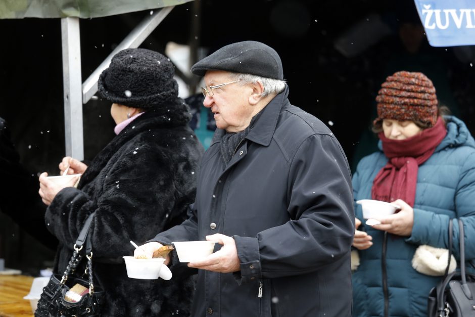 Žvejų ir jūrininkų vaišių neliko per valandą