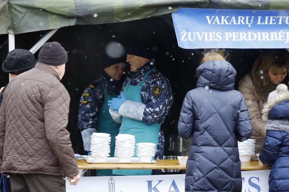 Žvejų ir jūrininkų vaišių neliko per valandą