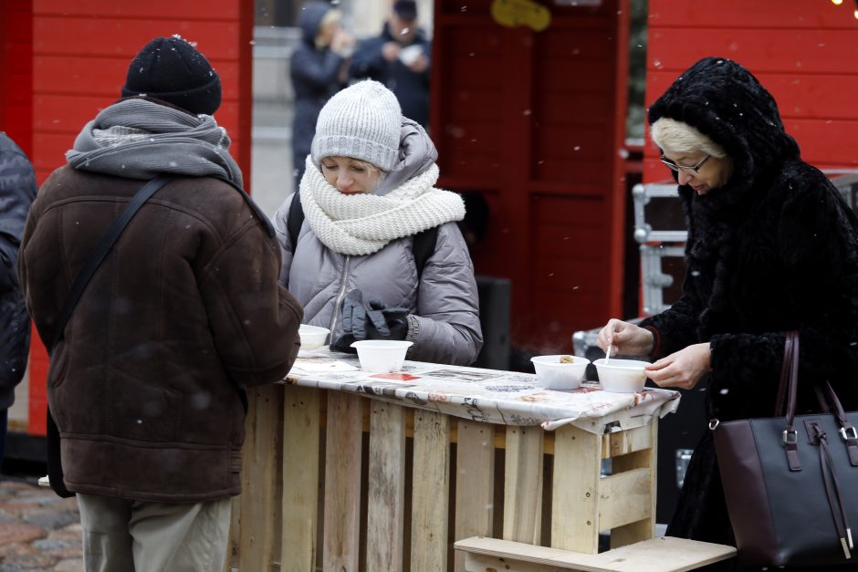 Žvejų ir jūrininkų vaišių neliko per valandą