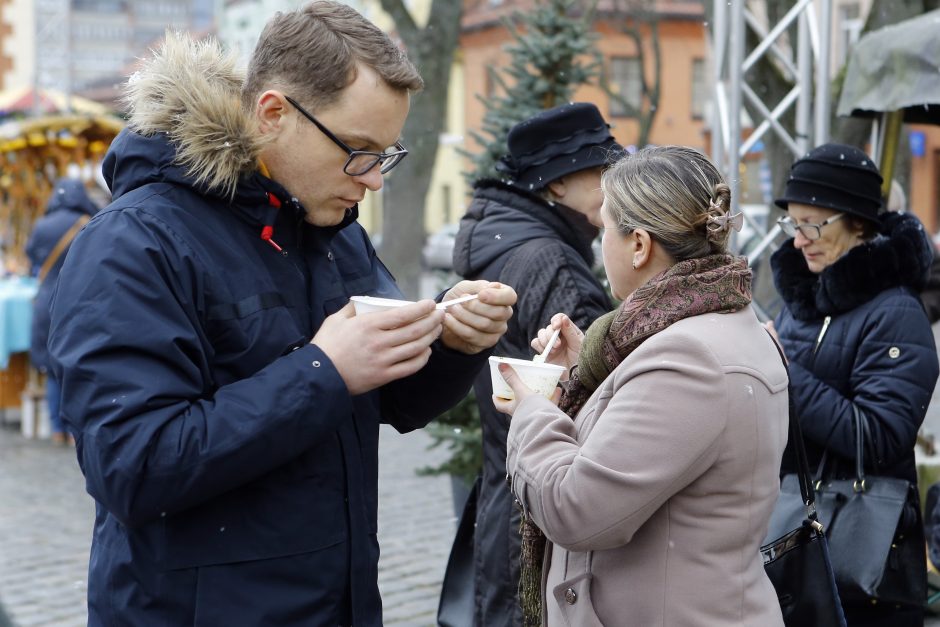 Žvejų ir jūrininkų vaišių neliko per valandą