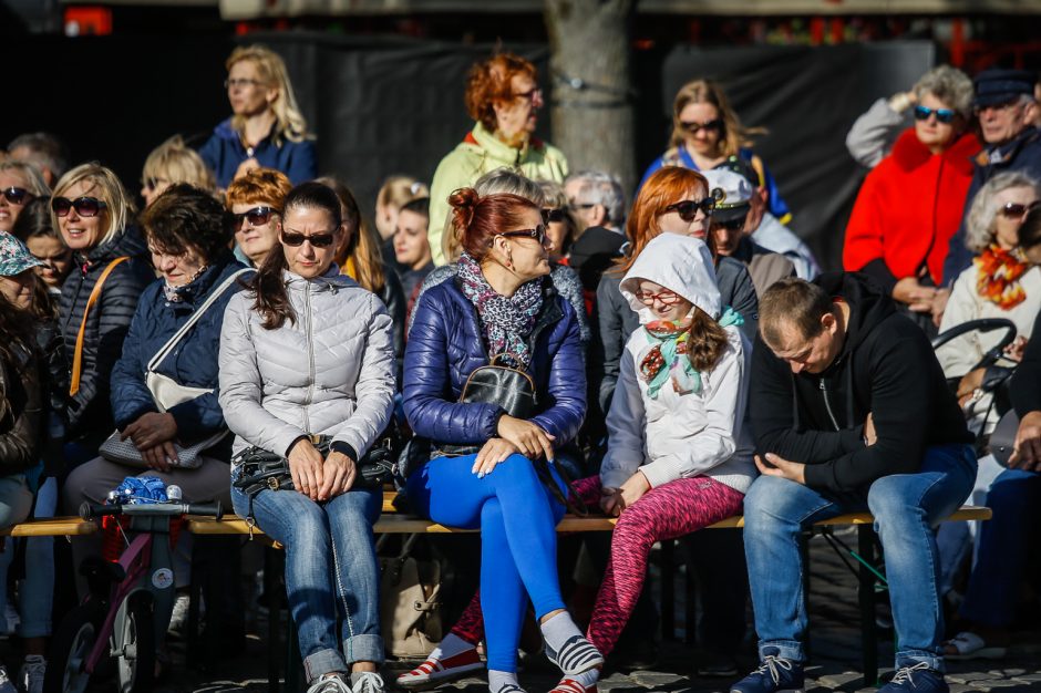 Teatro aikštę okupavo menininkai iš užsienio 