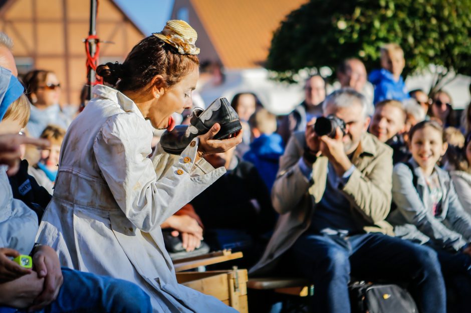 Teatro aikštę okupavo menininkai iš užsienio 