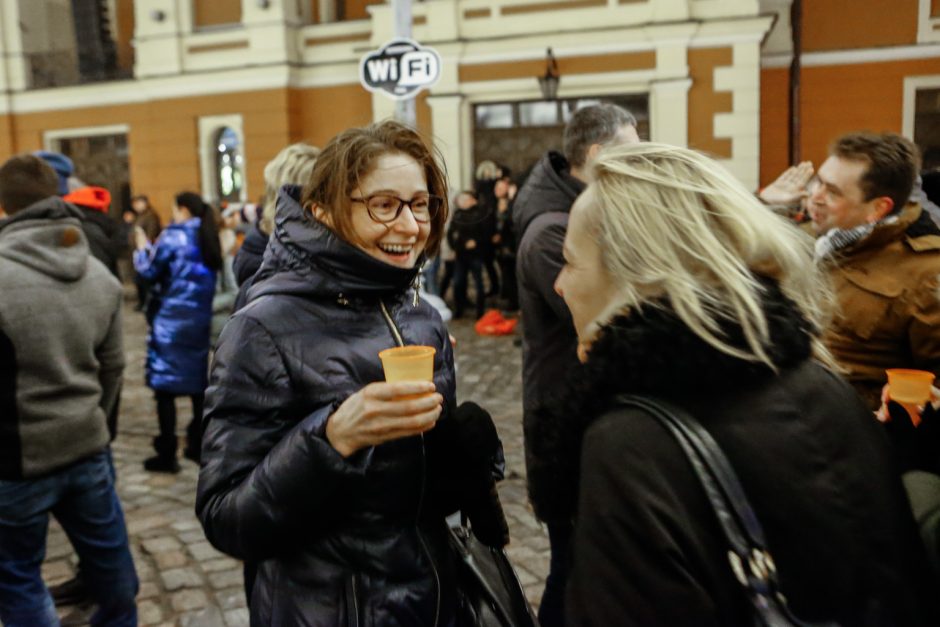 Klaipėdiečiai pasitiko Naujuosius – šampanas liejosi laisvai