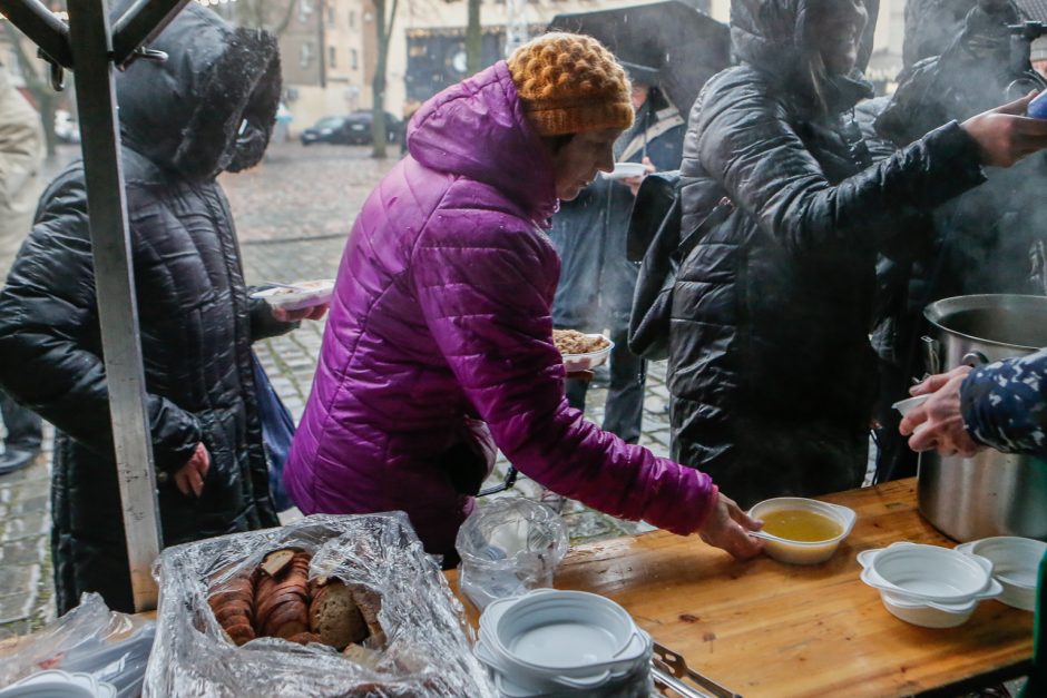 Prie Klaipėdos eglutės kvepėjo žuviene ir koše