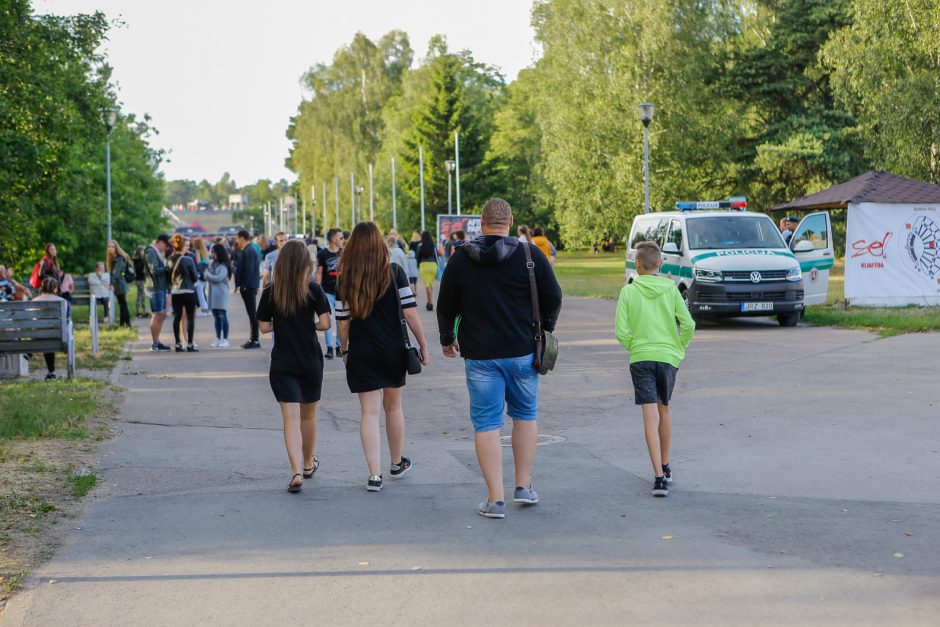 SEL sudrebino Klaipėdą: suplūdo minios gerbėjų