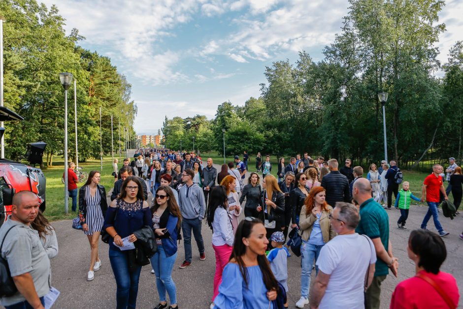 SEL sudrebino Klaipėdą: suplūdo minios gerbėjų