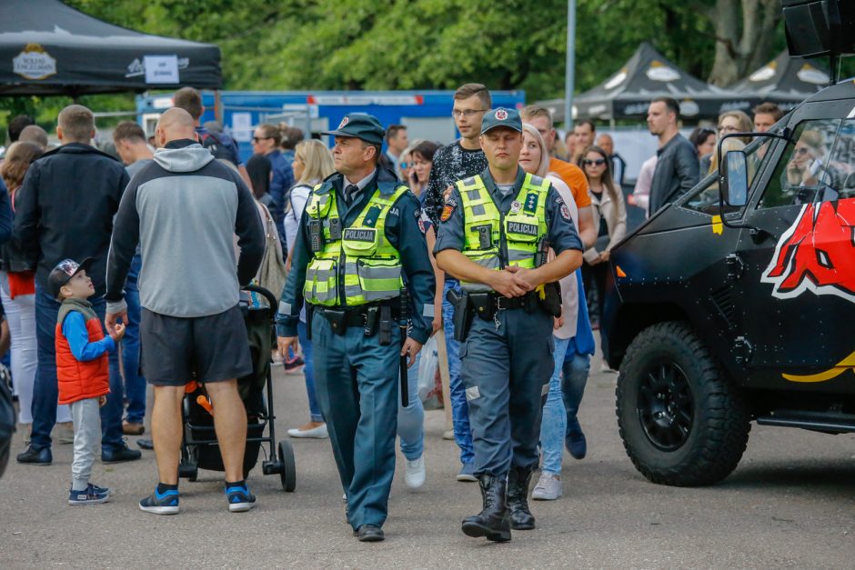 SEL sudrebino Klaipėdą: suplūdo minios gerbėjų