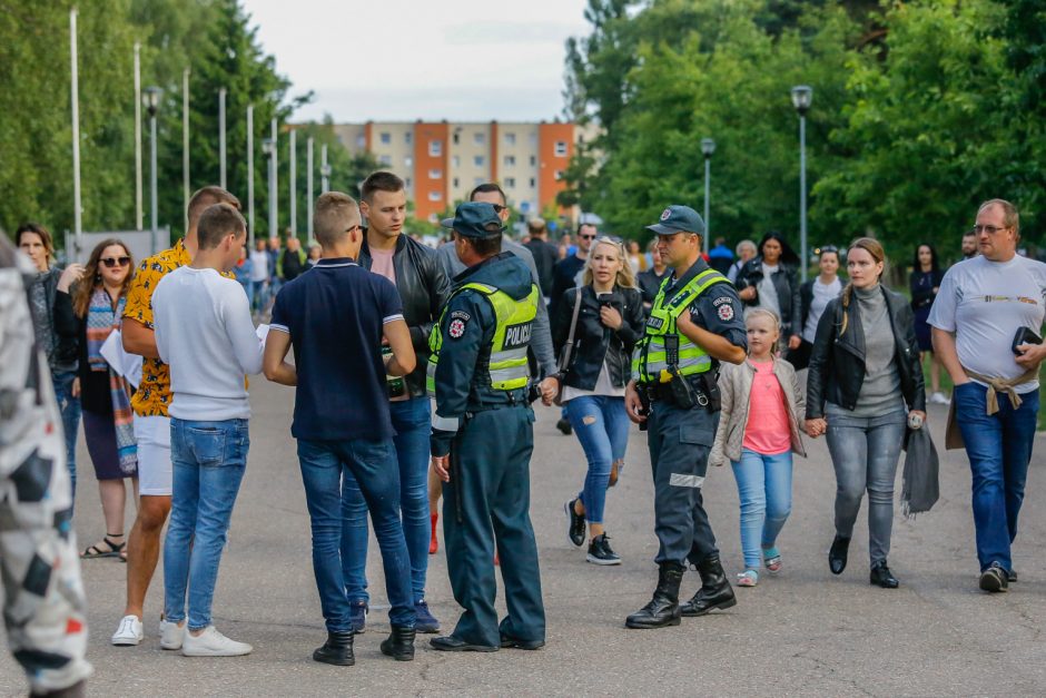 SEL sudrebino Klaipėdą: suplūdo minios gerbėjų