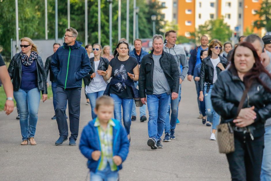 SEL sudrebino Klaipėdą: suplūdo minios gerbėjų