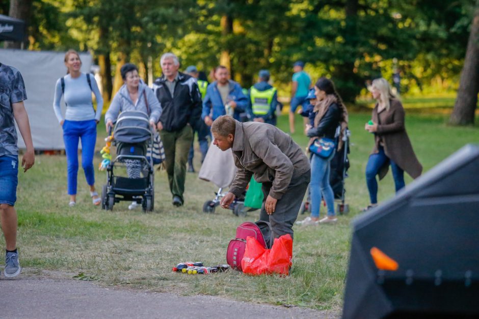 SEL sudrebino Klaipėdą: suplūdo minios gerbėjų