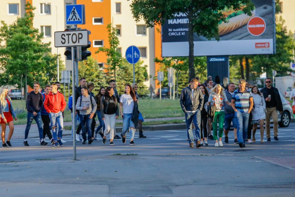 SEL sudrebino Klaipėdą: suplūdo minios gerbėjų