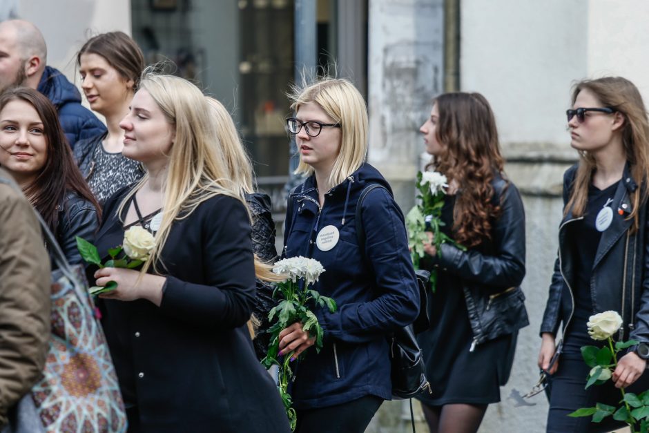 Klaipėdoje – aukštojo mokslo laidotuvių procesija