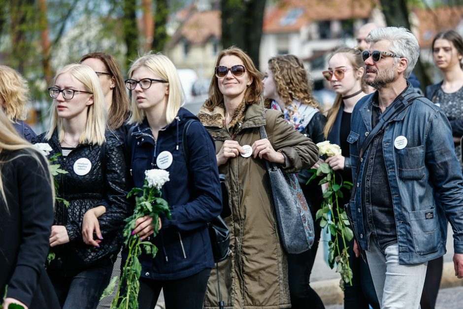 Klaipėdoje – aukštojo mokslo laidotuvių procesija