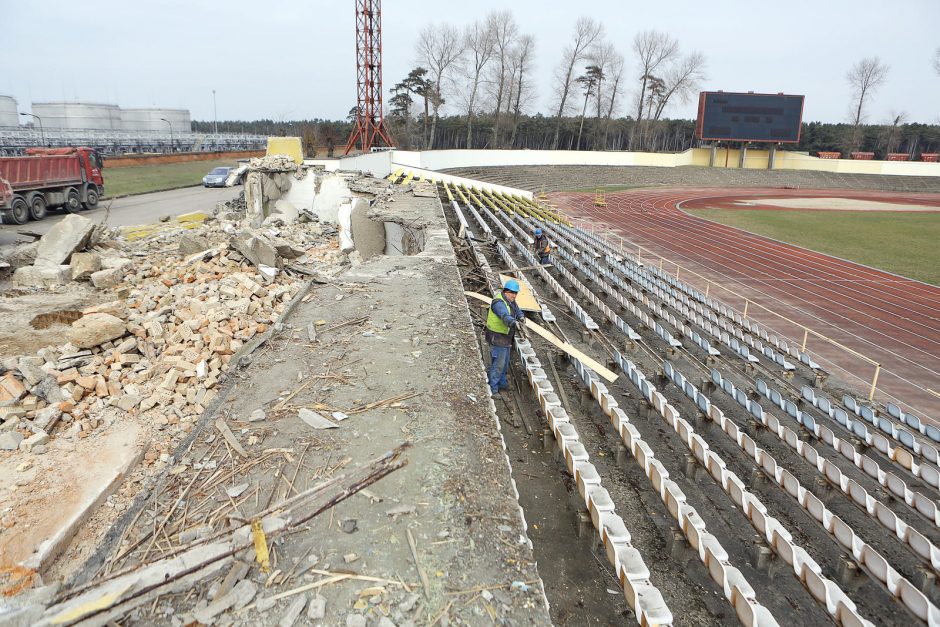 Stadione nebeliko VIP tribūnos