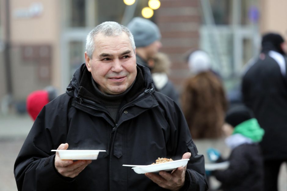 Žuvienė viliojo klaipėdiečius į Teatro aikštę