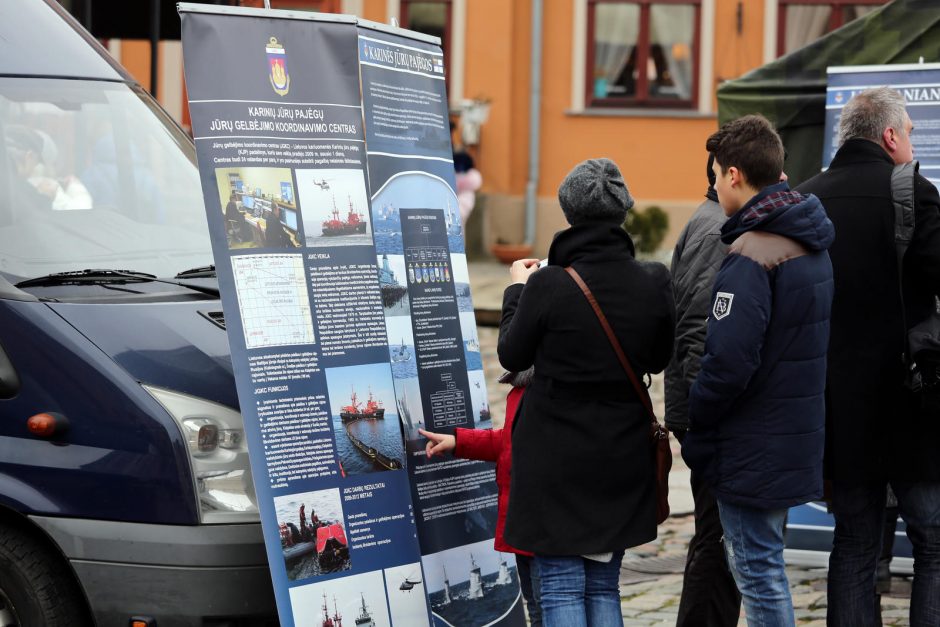 Žuvienė viliojo klaipėdiečius į Teatro aikštę